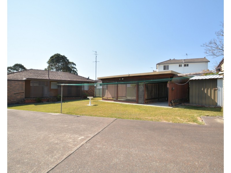 4 Weatherly Street, Booragul NSW 2284