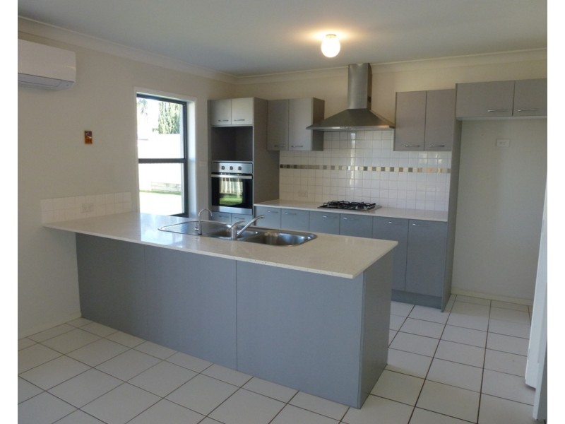 20 Lakeaire Circuit, Cameron Park NSW 2285