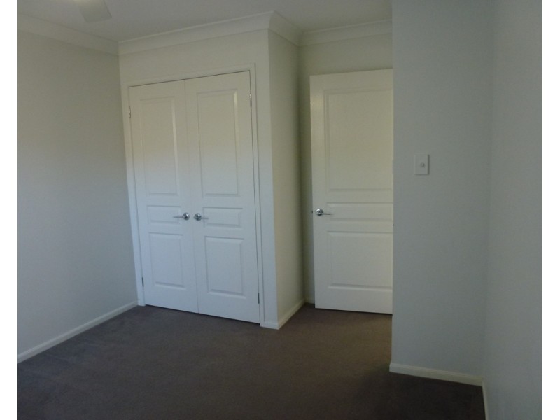 20 Lakeaire Circuit, Cameron Park NSW 2285
