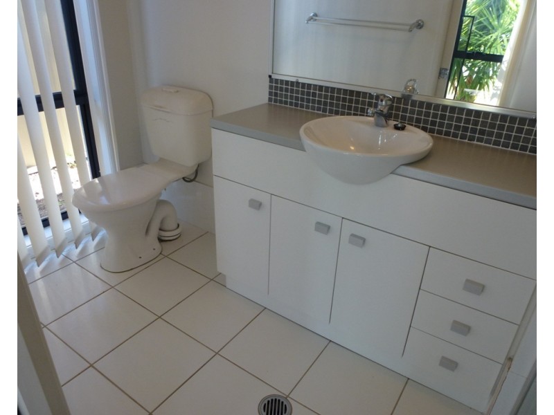 20 Lakeaire Circuit, Cameron Park NSW 2285