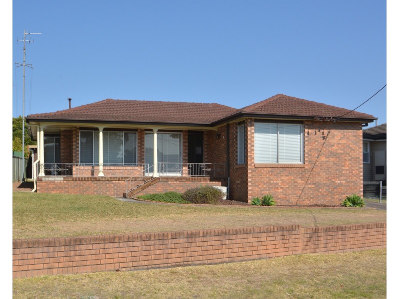 4 Weatherley Street, Booragul NSW 2284