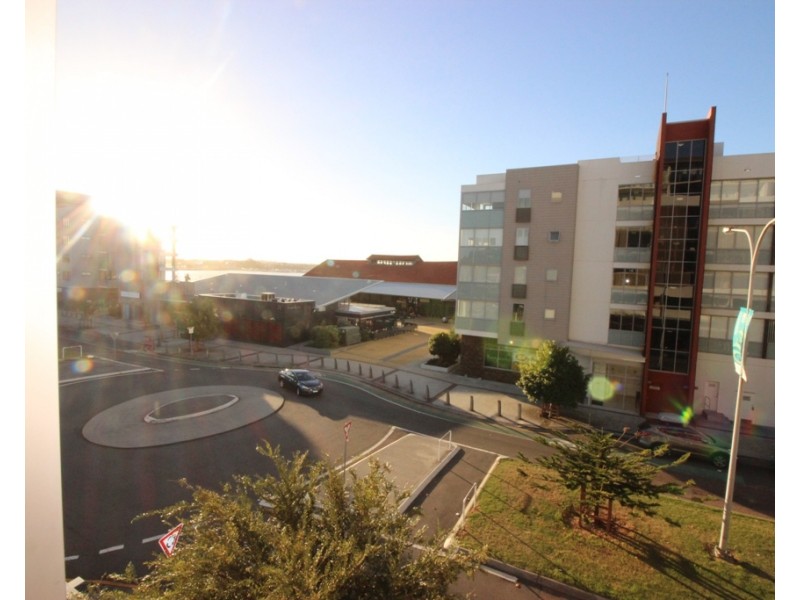 209/4 Honeysuckle Drive, Newcastle NSW 2300