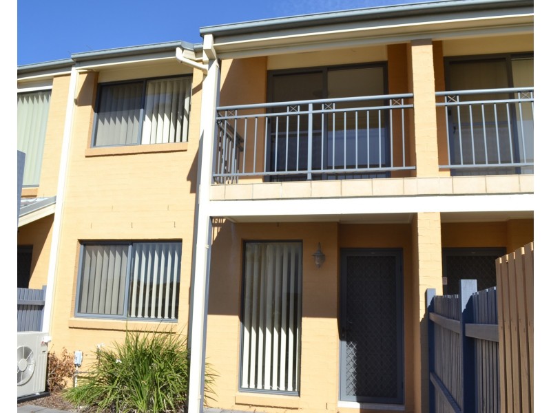 3/24 Churchill Circuit, Hamilton South NSW 2303