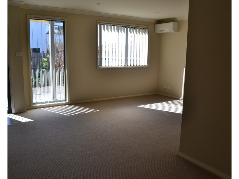 3/24 Churchill Circuit, Hamilton South NSW 2303