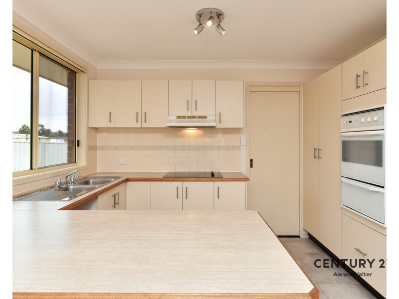 31 Flamingo Drive, Cameron Park NSW 2285