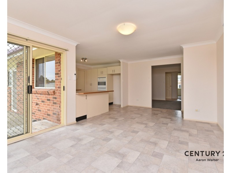 31 Flamingo Drive, Cameron Park NSW 2285