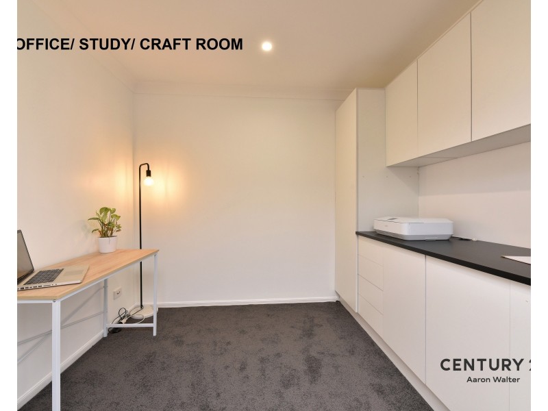 8 Lakeaire Circuit, Cameron Park NSW 2285