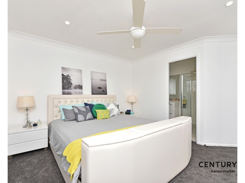 8 Lakeaire Circuit, Cameron Park NSW 2285