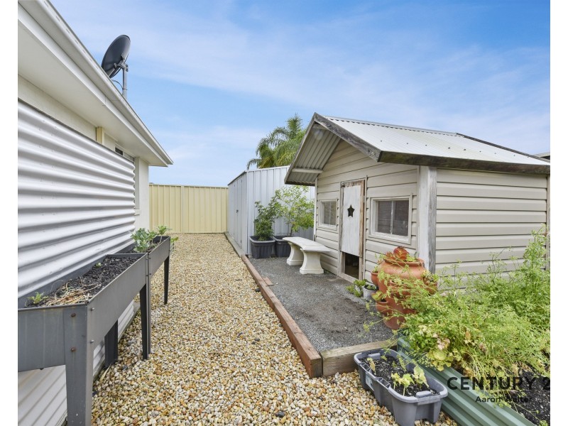 8 Lakeaire Circuit, Cameron Park NSW 2285