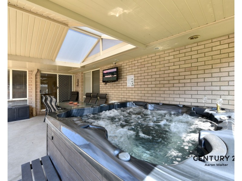 9 Janus Close, Cameron Park NSW 2285