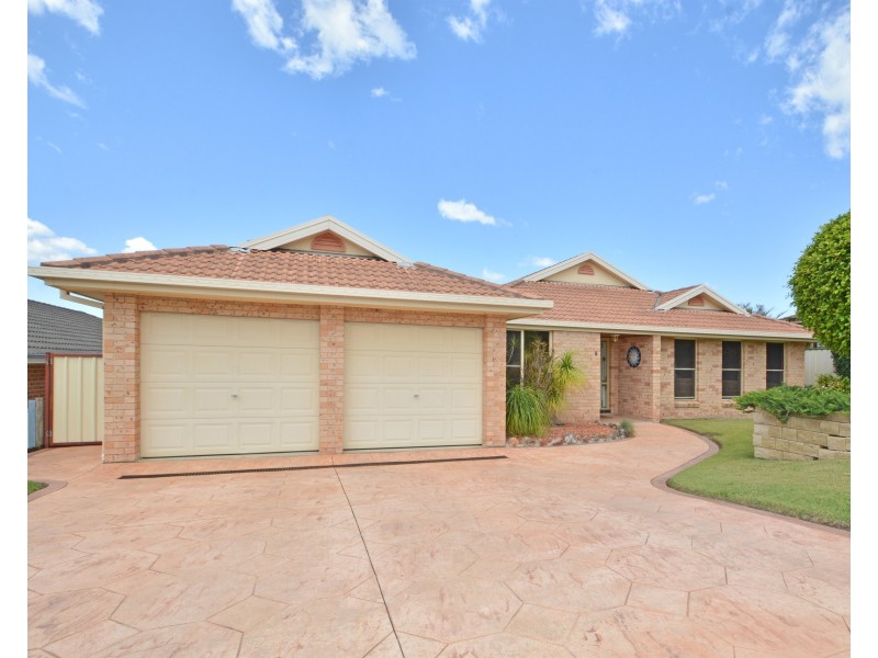 6 Bracken Close, Cameron Park NSW 2285