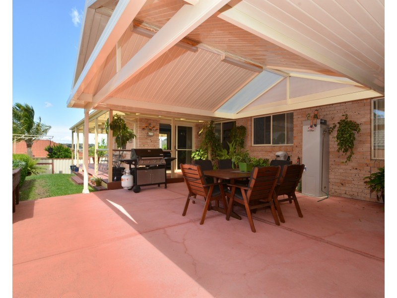 6 Bracken Close, Cameron Park NSW 2285