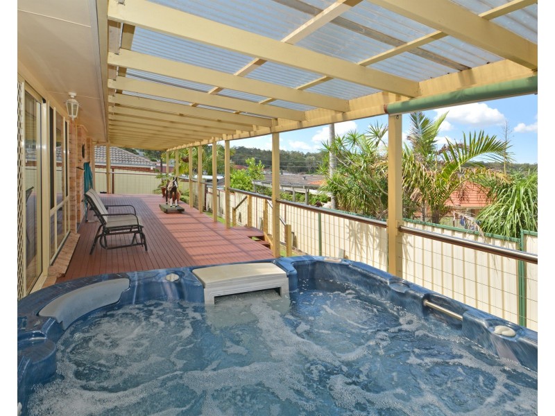 6 Bracken Close, Cameron Park NSW 2285