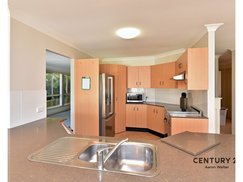 6 Bracken Close, Cameron Park NSW 2285