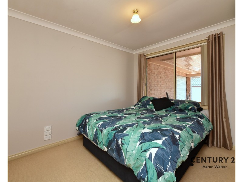 6 Bracken Close, Cameron Park NSW 2285