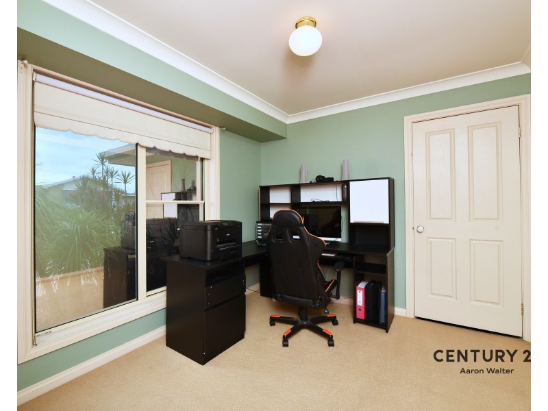 6 Bracken Close, Cameron Park NSW 2285