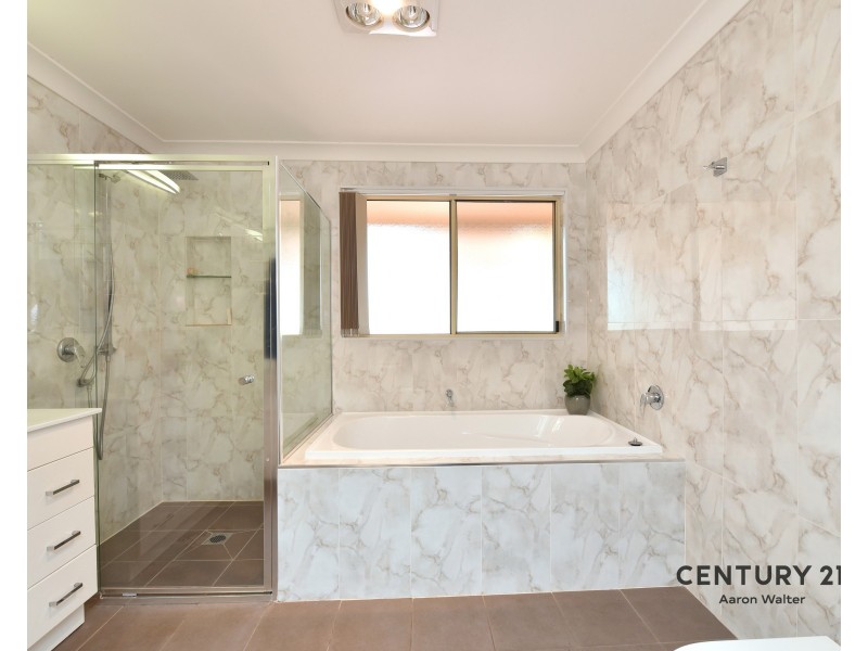 6 Bracken Close, Cameron Park NSW 2285