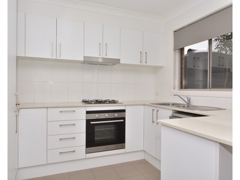 11/8 Angophora Drive, Warabrook NSW 2304