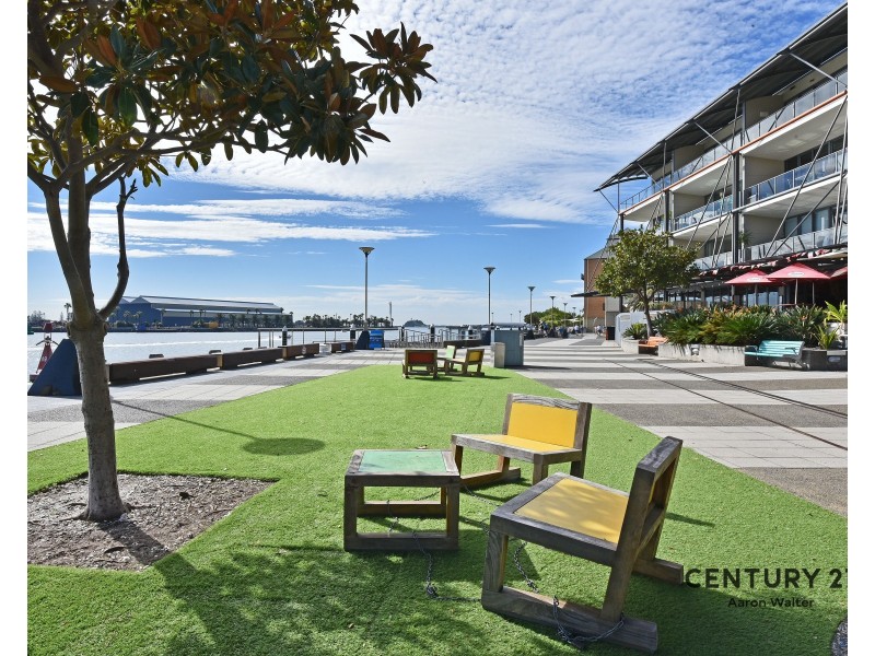 209/4 Honeysuckle Drive, Newcastle NSW 2300