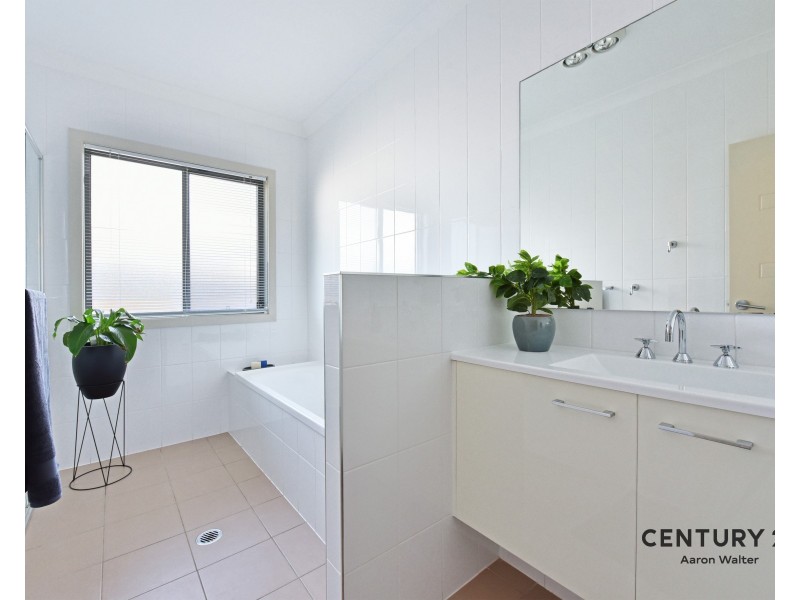 30 Calancra Avenue, Cameron Park NSW 2285