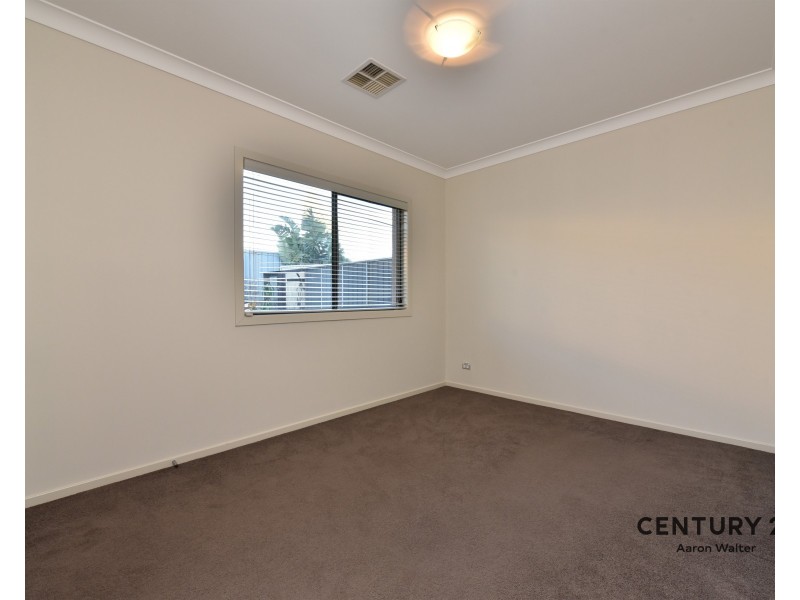30 Calancra Avenue, Cameron Park NSW 2285