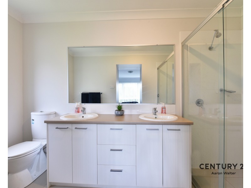28 Raleigh Street, Cameron Park NSW 2285