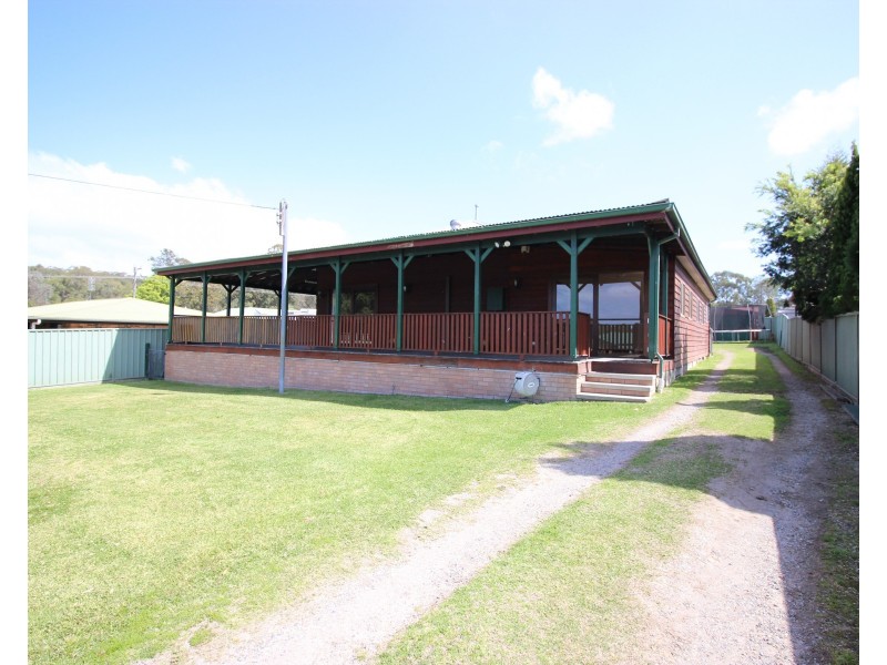 18 Throckmorton Street, Killingworth NSW 2278