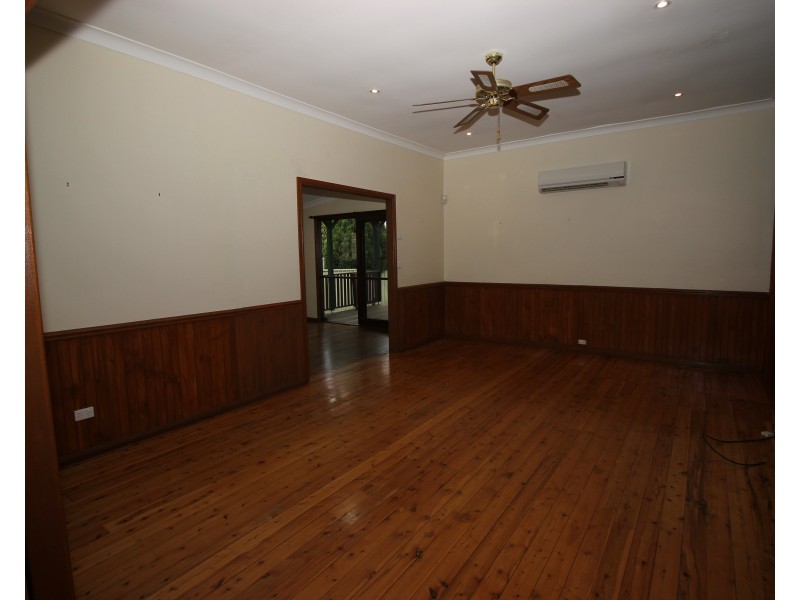 18 Throckmorton Street, Killingworth NSW 2278