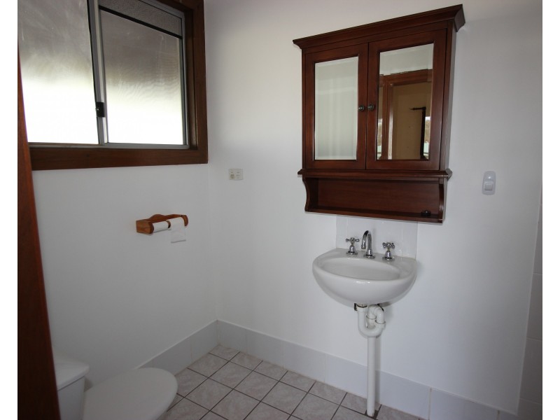 18 Throckmorton Street, Killingworth NSW 2278