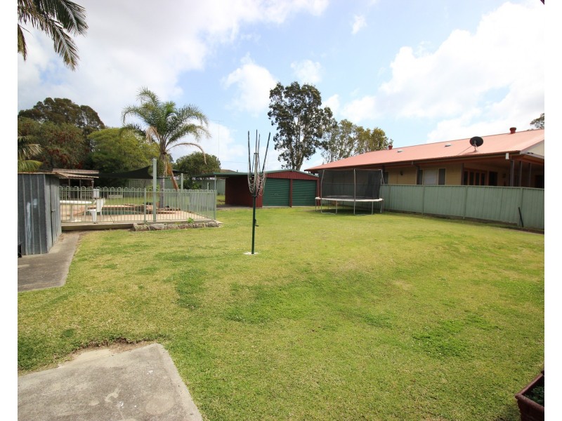 18 Throckmorton Street, Killingworth NSW 2278
