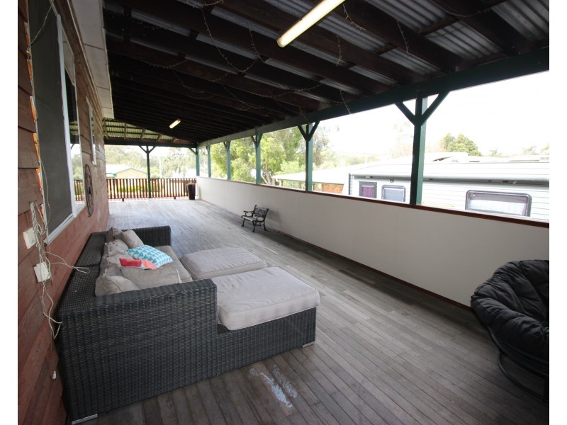 18 Throckmorton Street, Killingworth NSW 2278