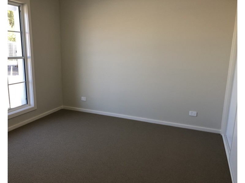 10 Butcherbird Crescent, Elermore Vale NSW 2287