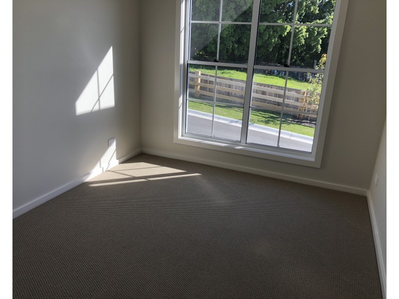 10 Butcherbird Crescent, Elermore Vale NSW 2287