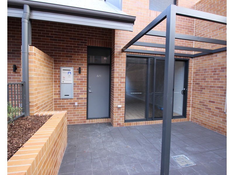 4/1 Avena Path, Waratah West NSW 2298