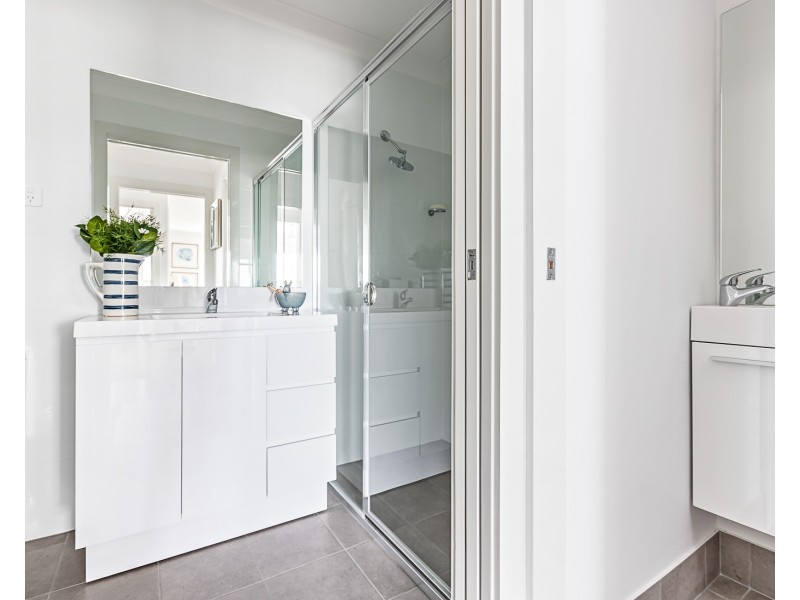 2 Butcherbird Crescent, Elermore Vale NSW 2287