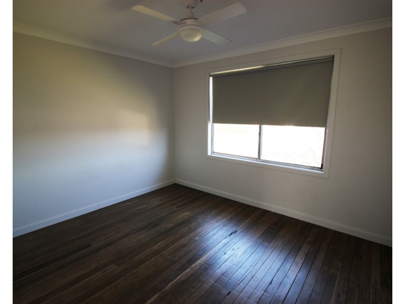 302 Lake Road, Glendale NSW 2285