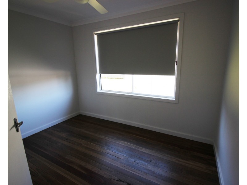 302 Lake Road, Glendale NSW 2285