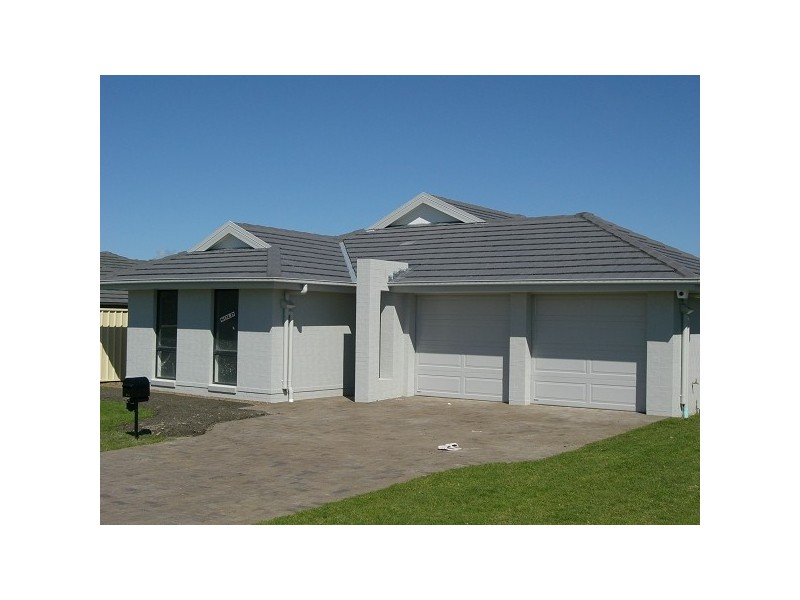 20 Lakeaire Circuit, Cameron Park NSW 2285