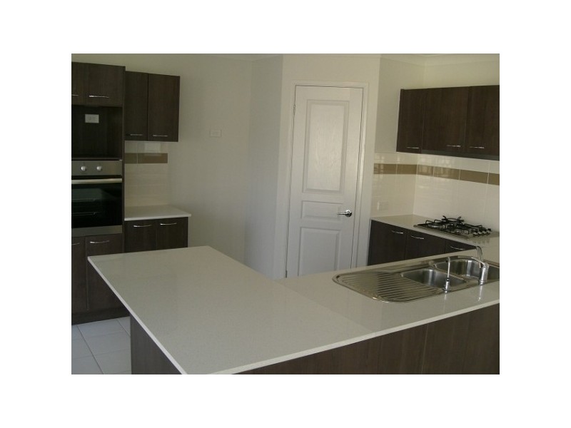 26 Lakeaire Circuit, Cameron Park NSW 2285