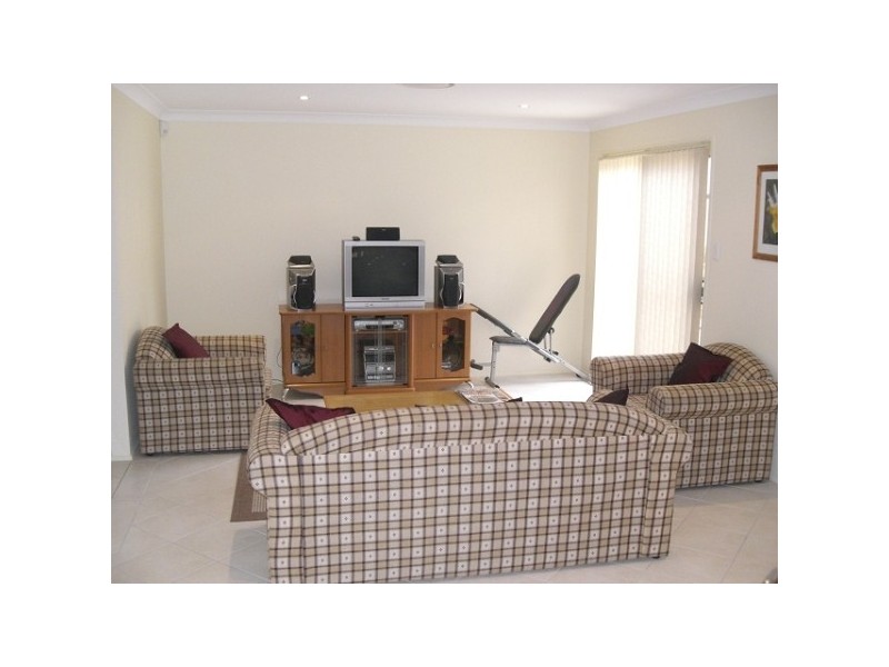 4 Atlas Grove, Cameron Park NSW 2285