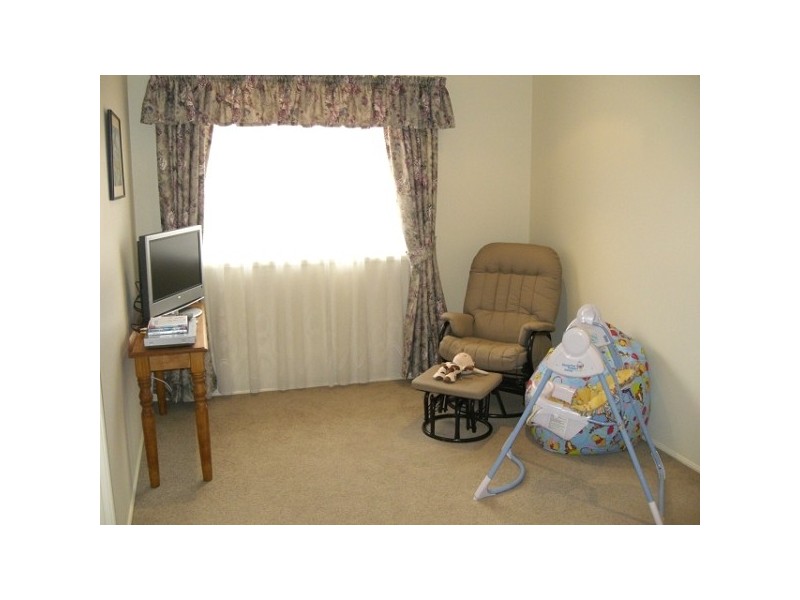 4 Atlas Grove, Cameron Park NSW 2285