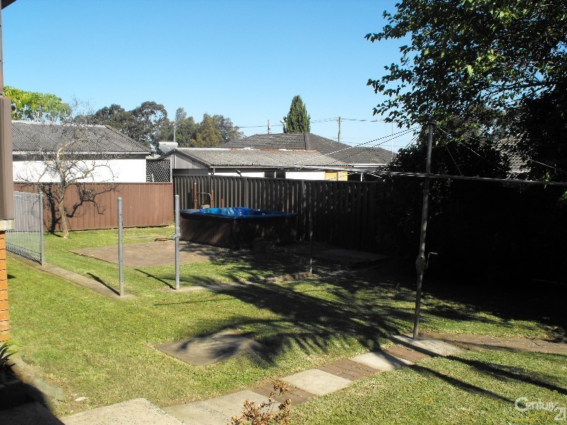 25 Sturt Ave, Georges Hall NSW 2198