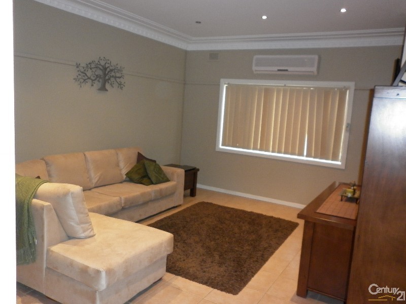 30 William Street, Condell Park NSW 2200