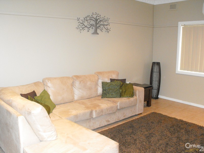 30 William Street, Condell Park NSW 2200