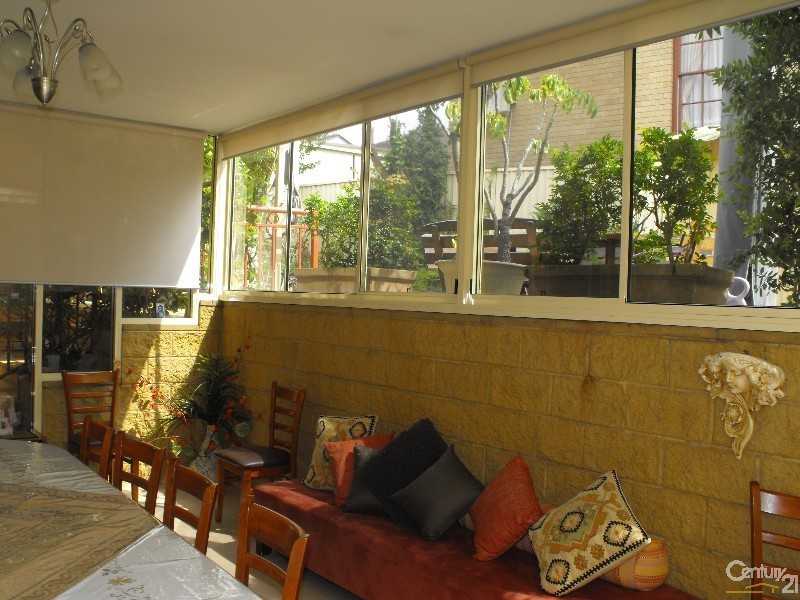 2 Caloola Cres, Condell Park NSW 2200