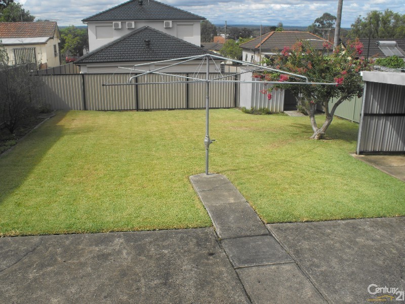 39 Birdsall Avenue, Condell Park NSW 2200