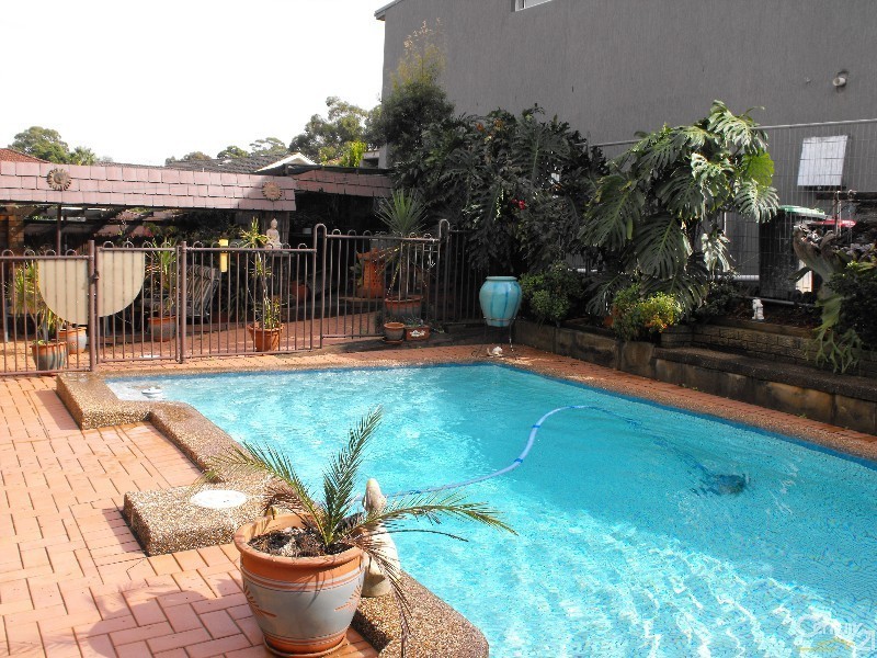 14 Caloola, Condell Park NSW 2200