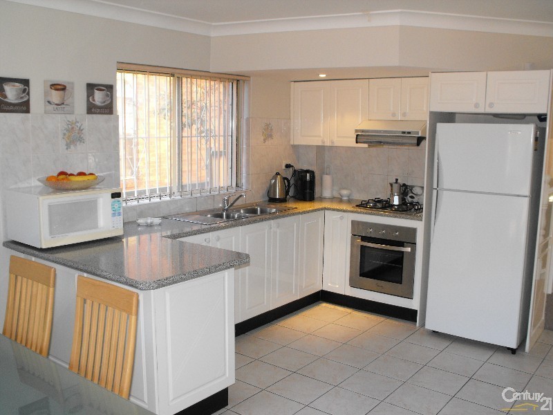 2/6 Lee Street, Condell Park NSW 2200