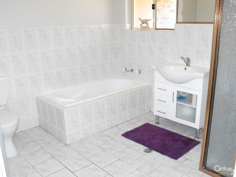 2/6 Lee Street, Condell Park NSW 2200