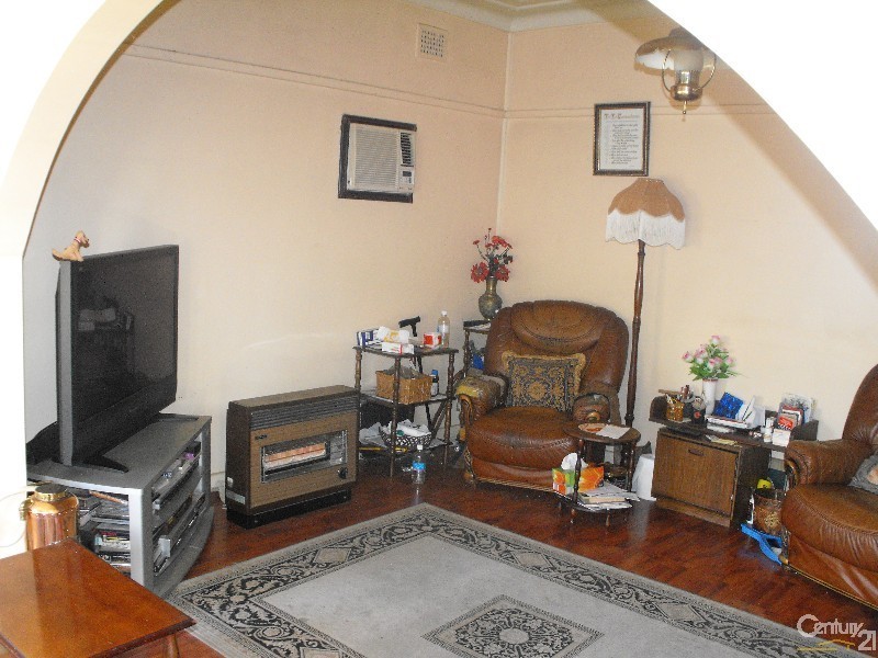 81 The Avenue, Bankstown NSW 2200